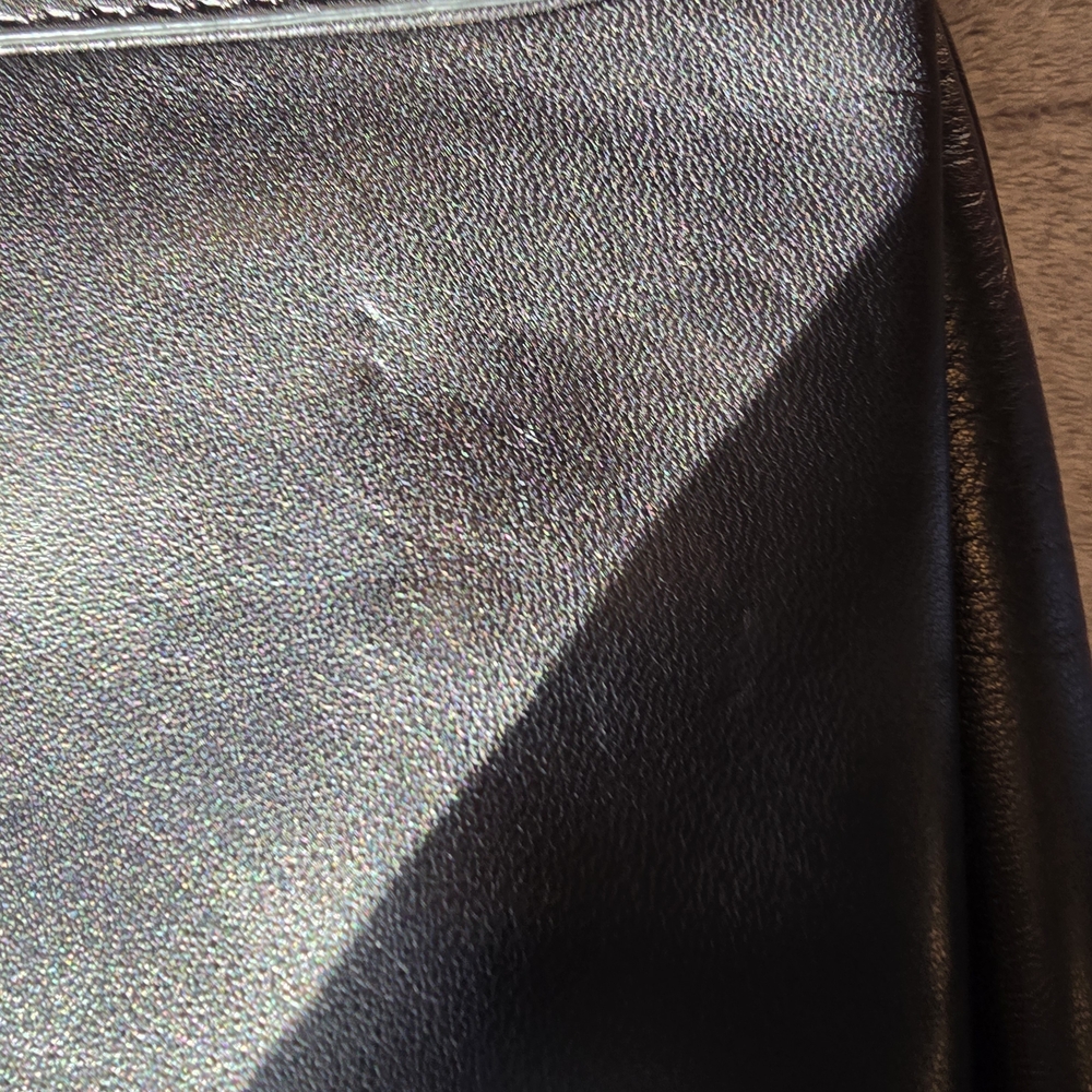Valentino Garavani VINTAGE SATCHEL Black Leather Bag - Picture 9 of 16